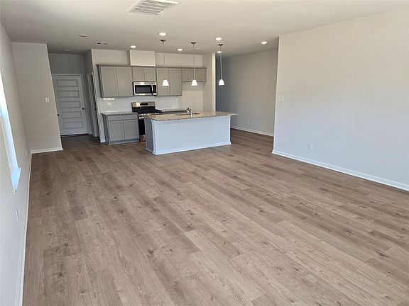 The Shetland III- Family Room. Sample image for illustration upgrades, options, and colors may var