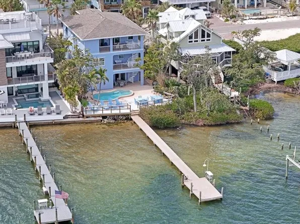 2407 Avenue A, Bradenton Beach, FL 34217