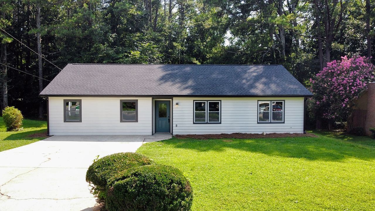 4109 Sweet Water Ln SE