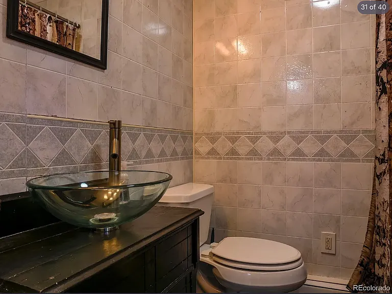 541 W 7th St — Photo 10