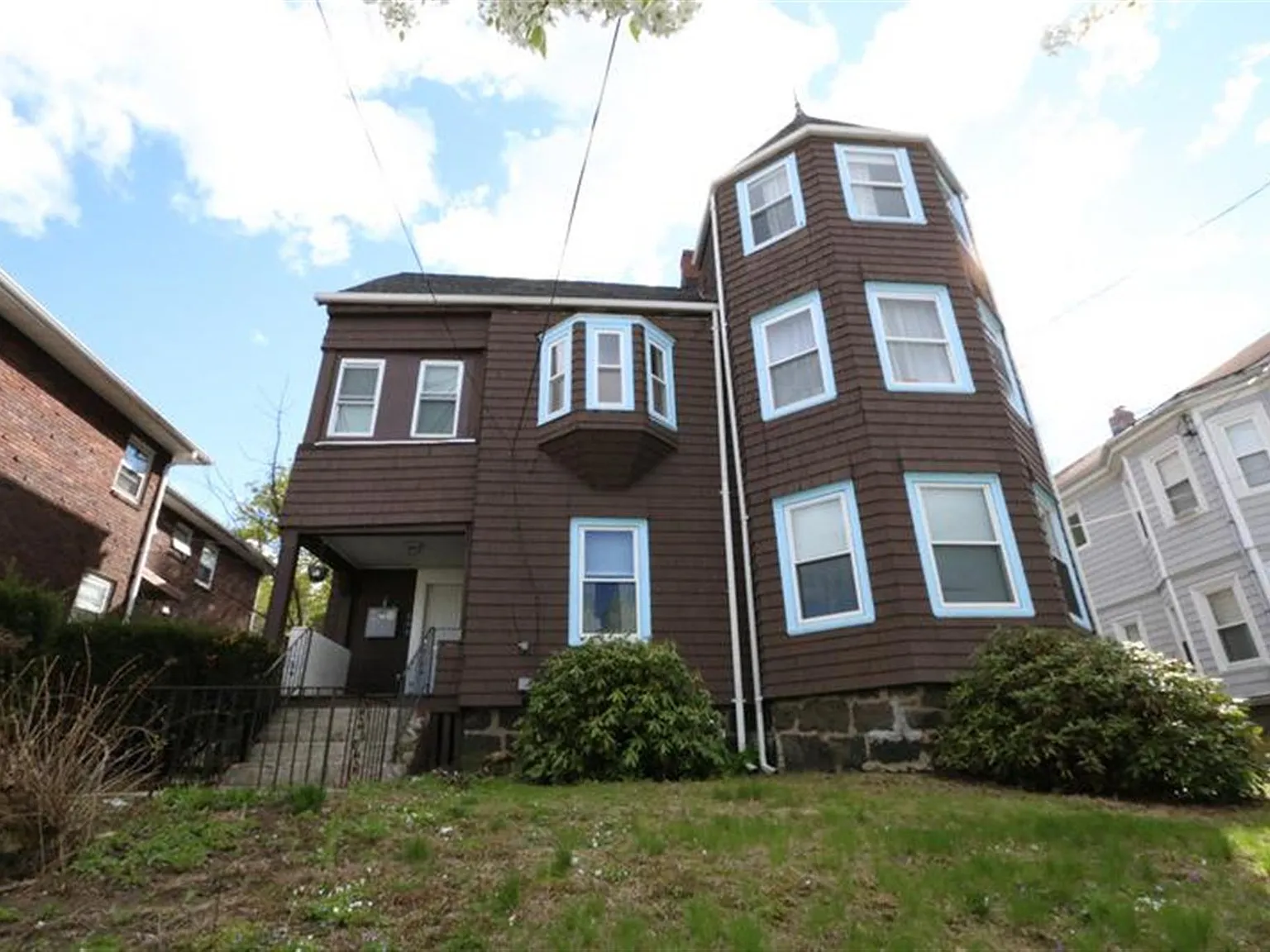 3 bed, 1200 sqft, $4,200 — Photo 2