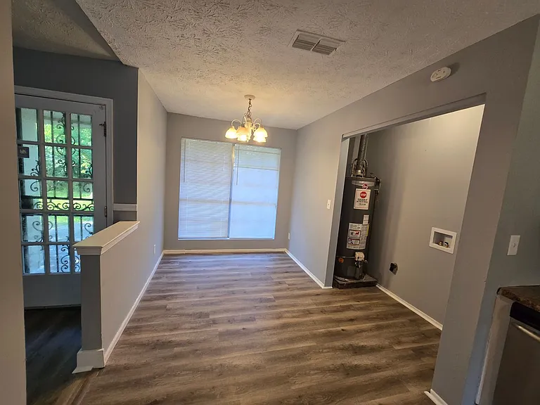 3224 Raintree Dr — Photo 4