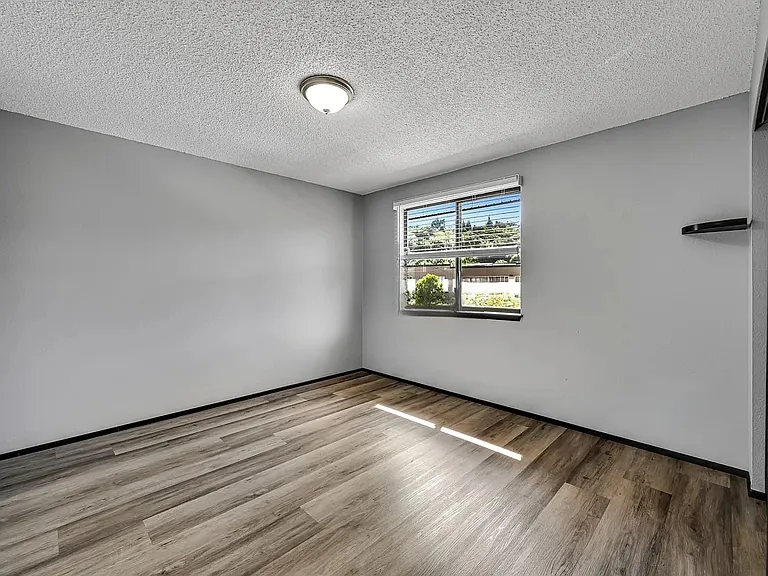 912 Algona Blvd N #B — Photo 7