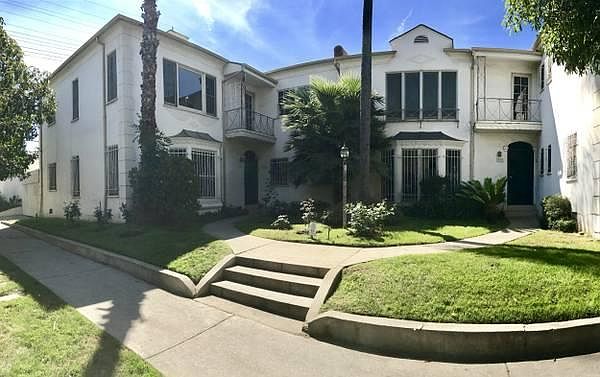 Front courtyard Rosewood and Hayworth