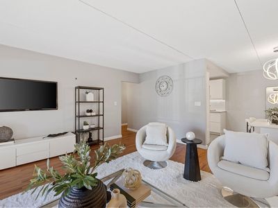 50-56 Broadlawn Park APT 221, Chestnut Hill, MA, 02467