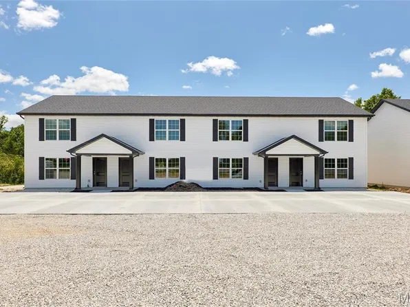 109 E Horseshoe Bend Dr, Winfield, MO 63389