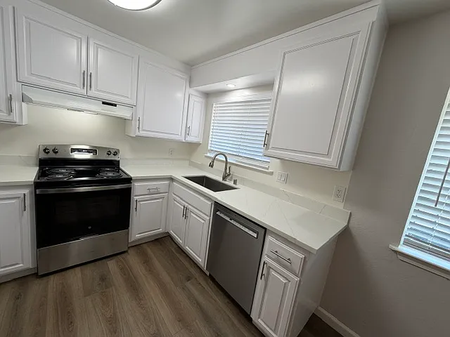 1170 Regent St #D — Photo 3