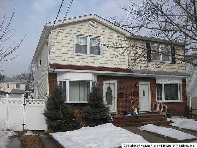 1st image of 135 Leverett Ave