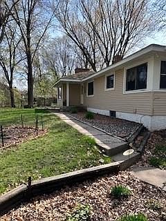 1st image of 9204 Bataan St NE