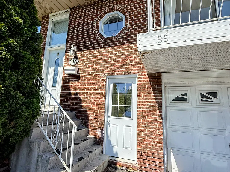 489 Fergo Ave — Photo 3