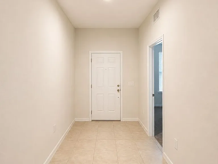 3609 Vega Creek Dr — Photo 2