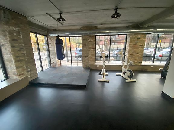 5th image of 2550 S Wabash Ave #306