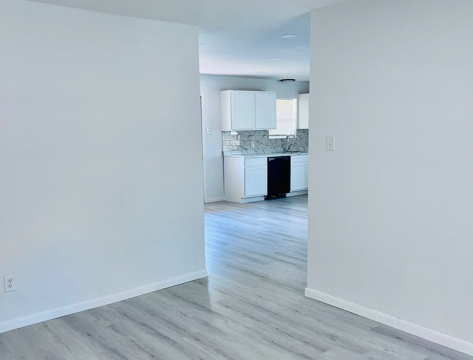 3 bed, 1223 sqft, $2,050 — Photo 3