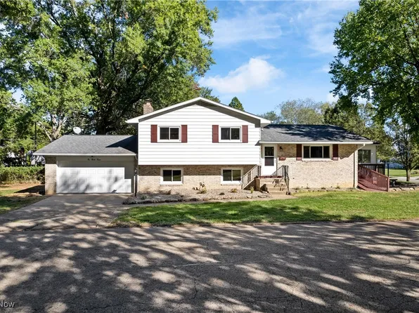 1038 Fairview Pl, Alliance, OH 44601