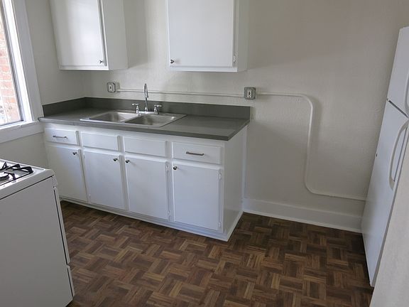 3rd image of 661 Shatto Pl APT 308