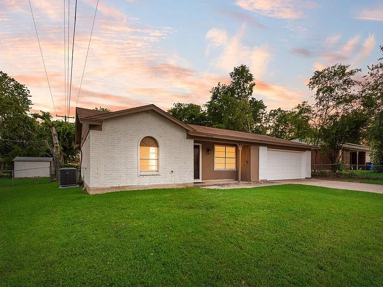 6048 Hillcrest Dr — Photo 2
