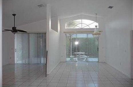 5th image of 11620 NW 12th St