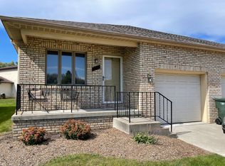 5877 Blossom Ct, Columbus, OH