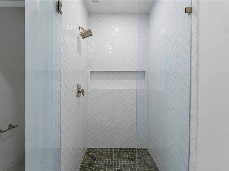 833 Martina Dr NE — Photo 18