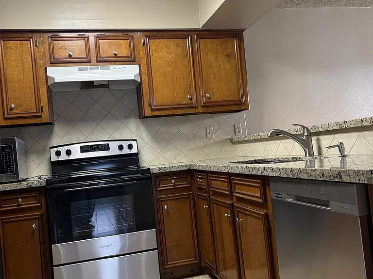 9711 Pine Pass Dr #B — Photo 5