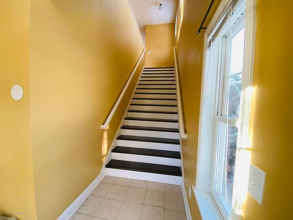 5th image of 223 E Saint Joseph St #18