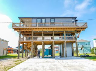 989 Bahama Dr, Crystal Beach, TX 77650