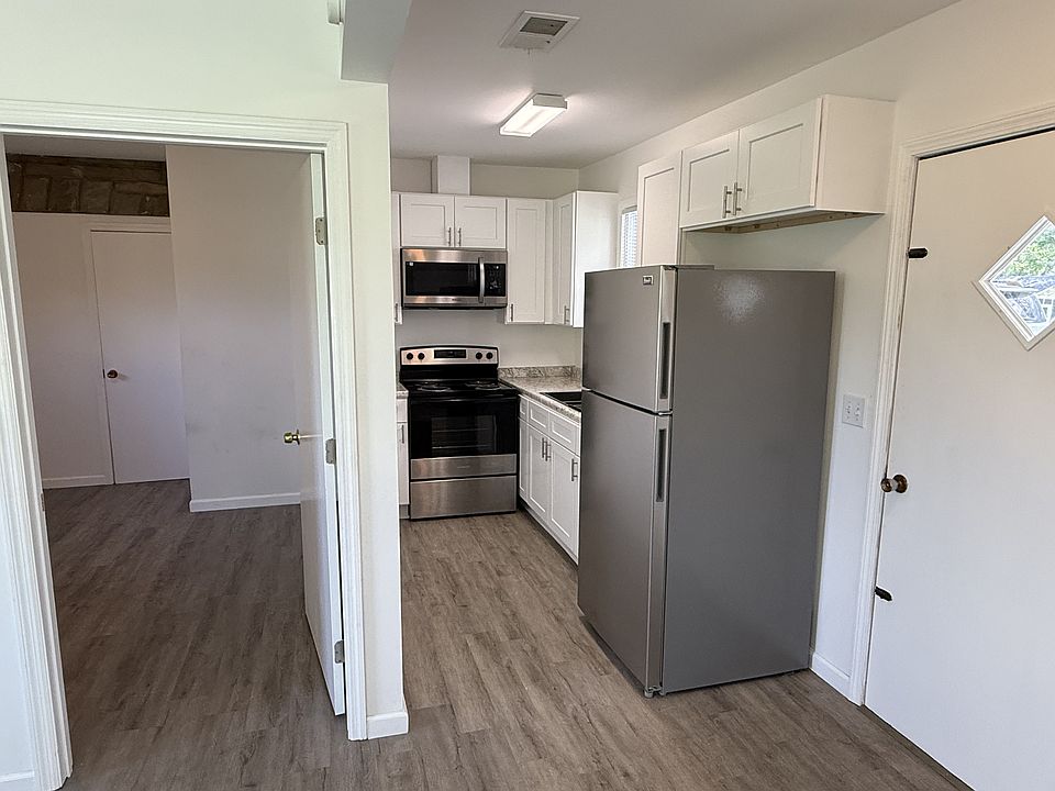 1st image of 500 Bridgeway Ave APT B