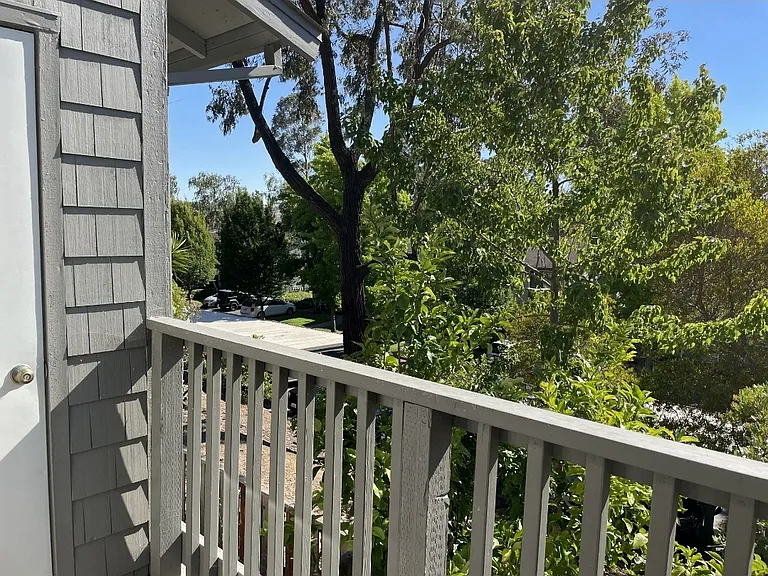 900 Cambridge Dr — Photo 10