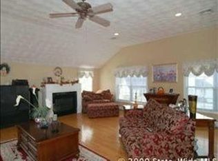 408 Angell Rd, North Providence, RI 02904