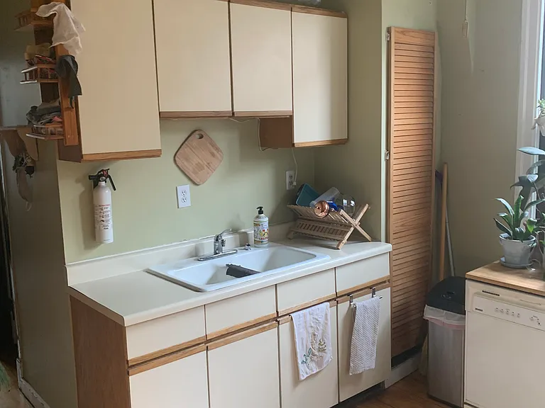 1230 W Roscoe St — Photo 11