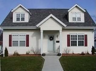 3544 S 33rd St, Greenfield, WI 53221