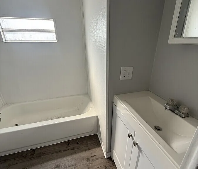 4351 Putnam Ave #4 — Photo 10