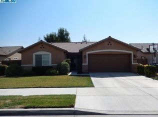 4106 S Creekside Ct, Visalia, CA 93277