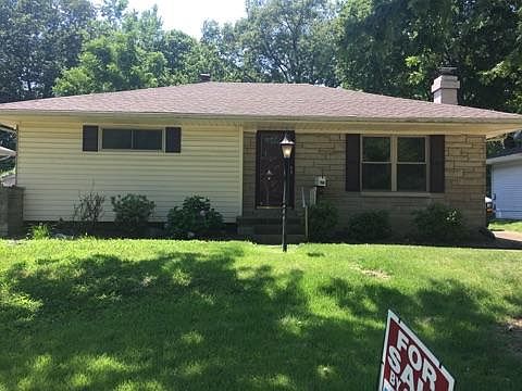 1st image of 1813 S Kenmore Dr