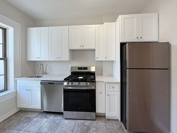 3rd image of 725 Coney Island Ave Floor 2