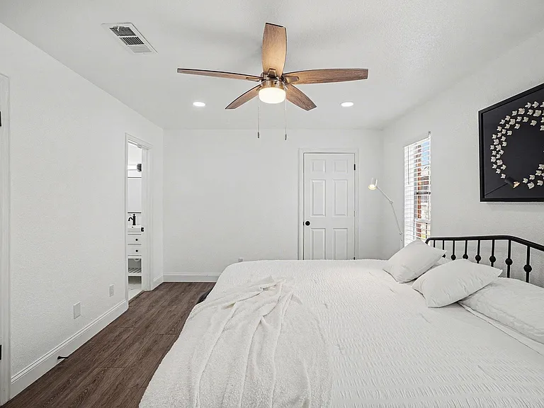 716 E Pecan St #722 — Photo 16