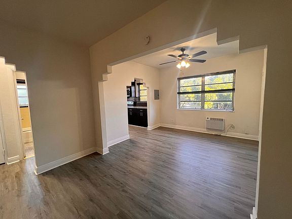 3rd image of 365 Menores Ave APT 3