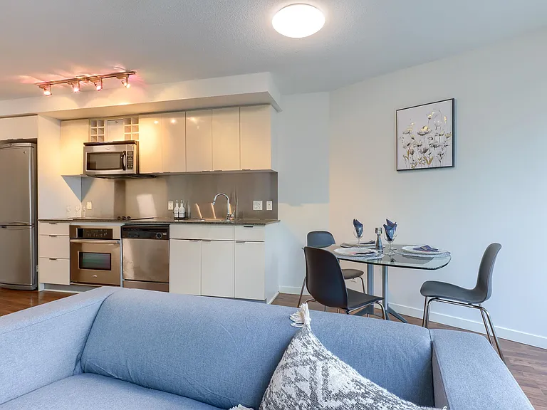 233 Robson St #508 — Photo 2