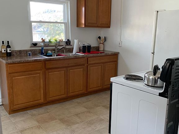 3rd image of 1540 Lee St E #A