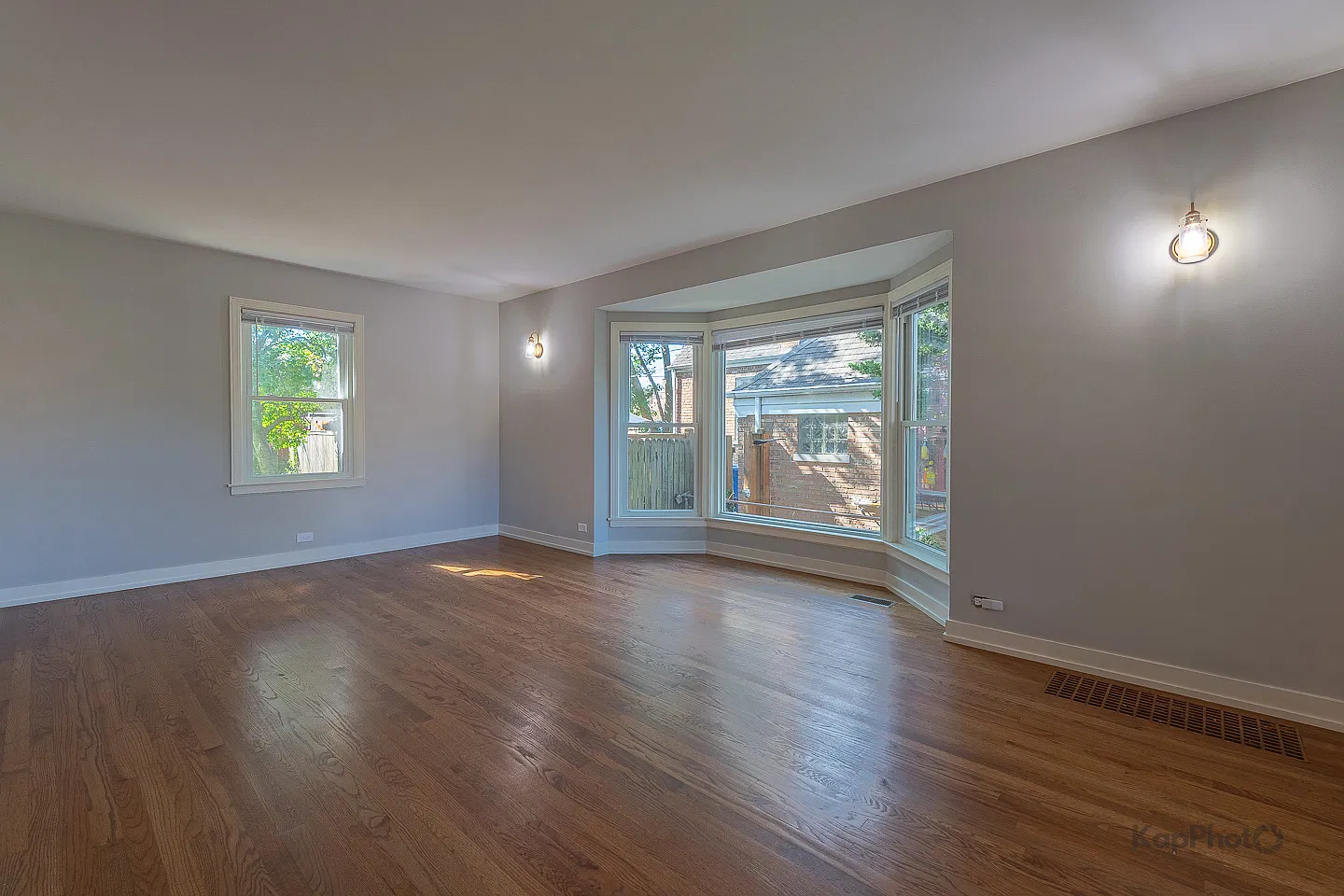 3 bed, 1193 sqft, $2,750 — Photo 2