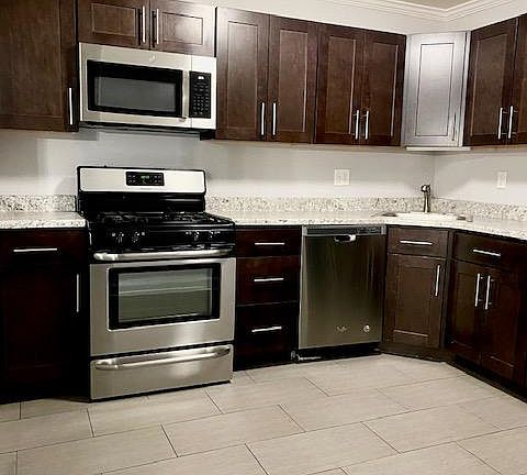 4th image of 59 Kensington Ave #1