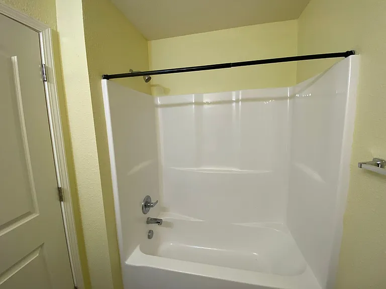 121 Kale Ct — Photo 32