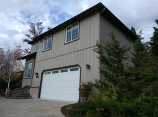 1511 Angelcrest Dr, Medford, OR