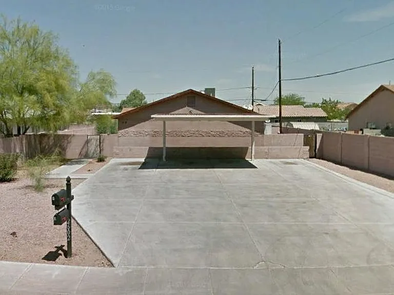 2602 E Southgate Ave — Photo 2