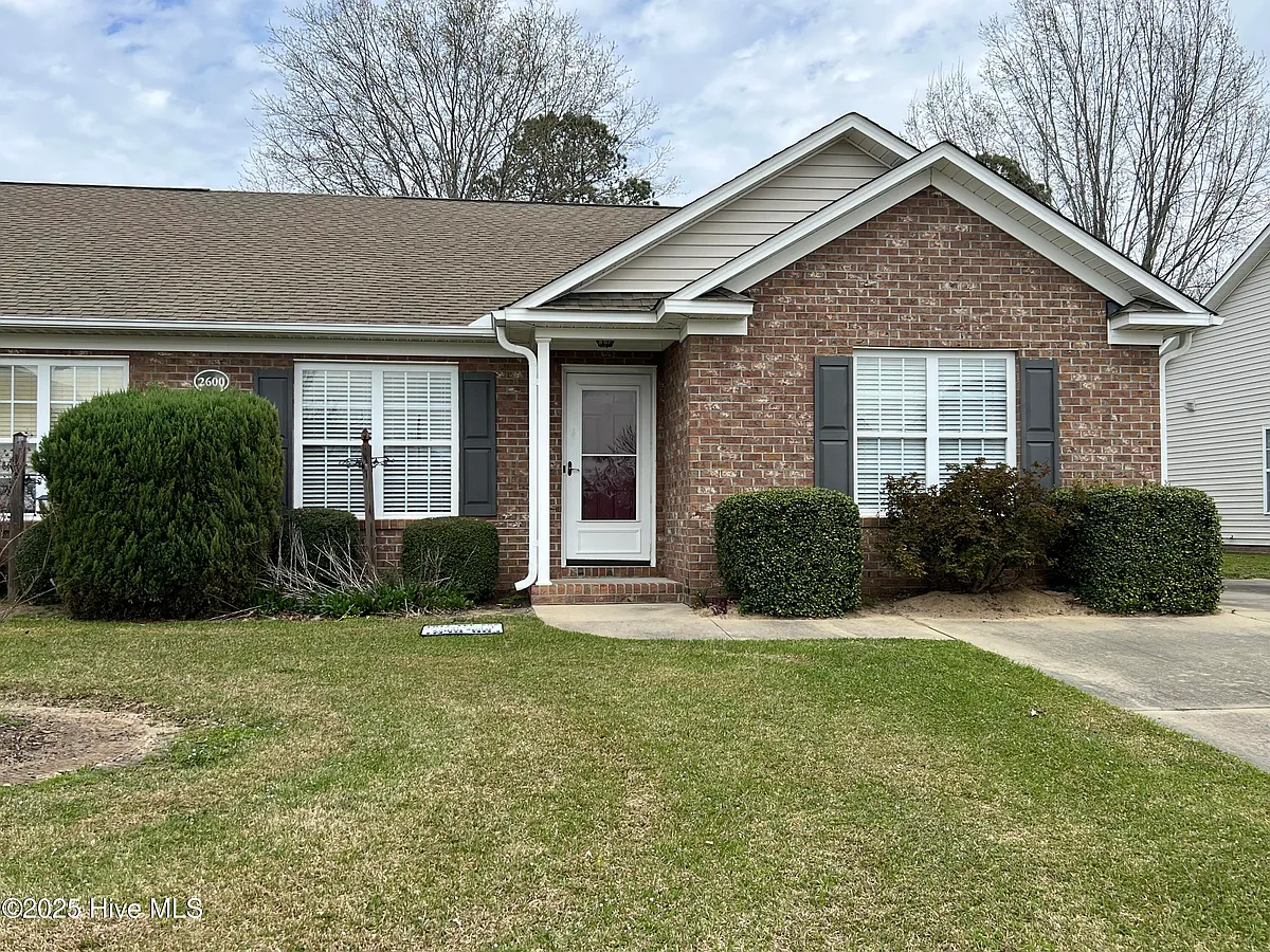 Building Photo - 2600 Saddleback Dr #B