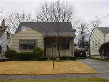 1st image of 839 E Philadelphia Ave