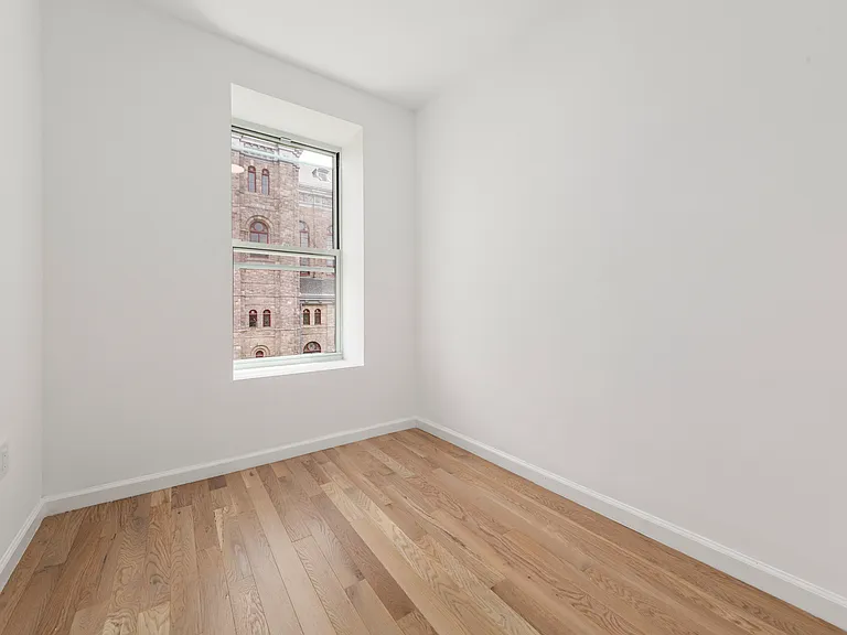 815 Willoughby Ave #4 — Photo 4