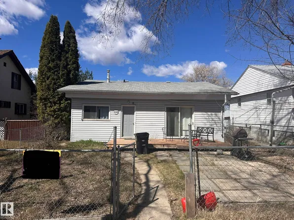 5128 52nd St, Barrhead, AB T7N 1E9