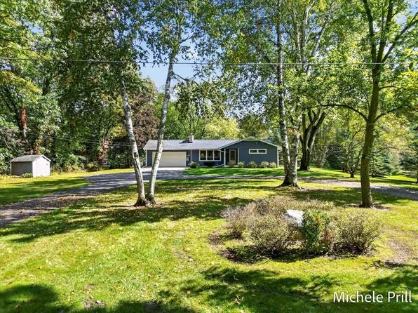 8210 McCords Ave SE, Alto, MI 49302