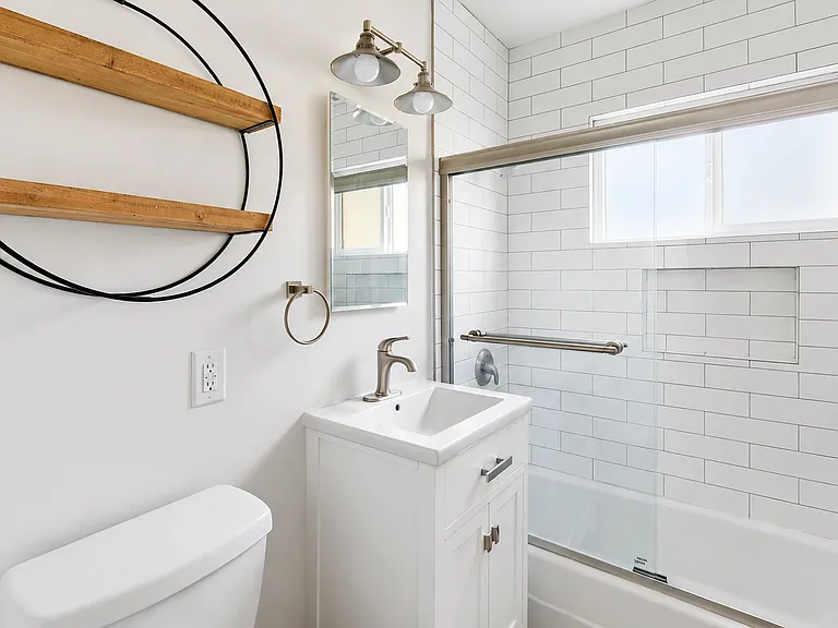 1676 Manning Ave #6 — Photo 8